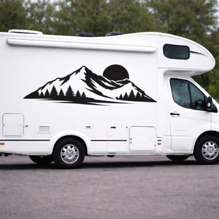 Camping car avec déco montagne